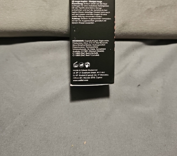 Rodial Liquid Blush in Frosted Pink - Picture 4 of 6